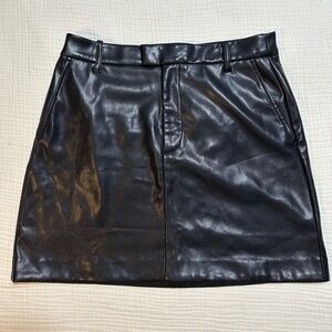 NWT Gap Black Mid Rise Downtown Khaki Pants - Size 8 Tall